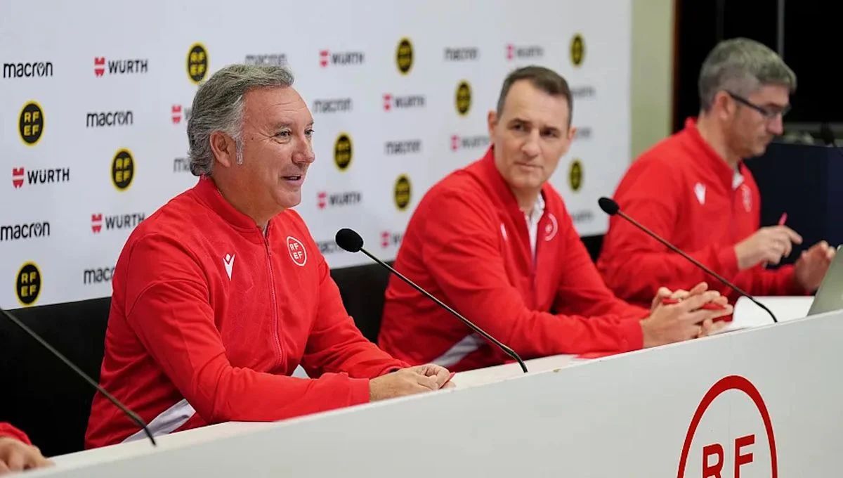 Medina Cantalejo and Clos Gomez have been sacked.