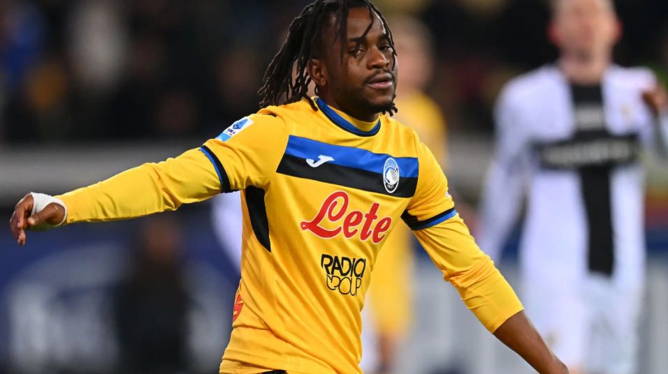 Lookman in action for Atalanta.