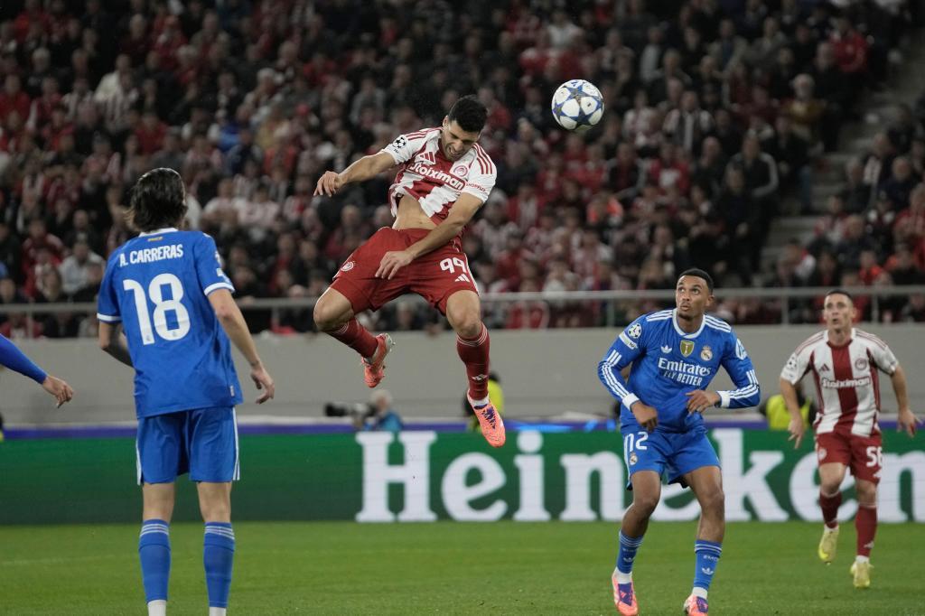 Taremi brings Olympiakos back.