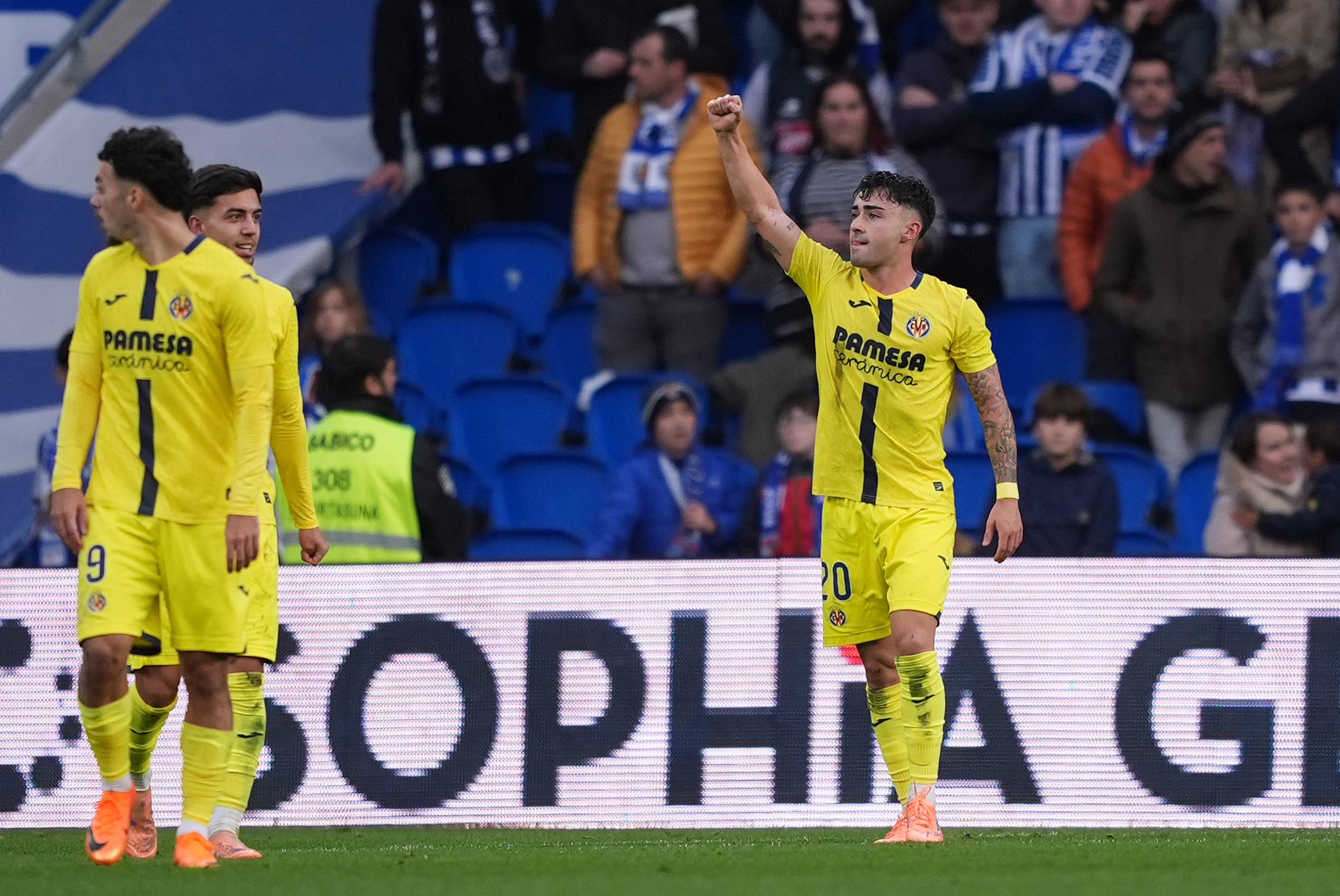 Moleiro scores against Real Sociedad.